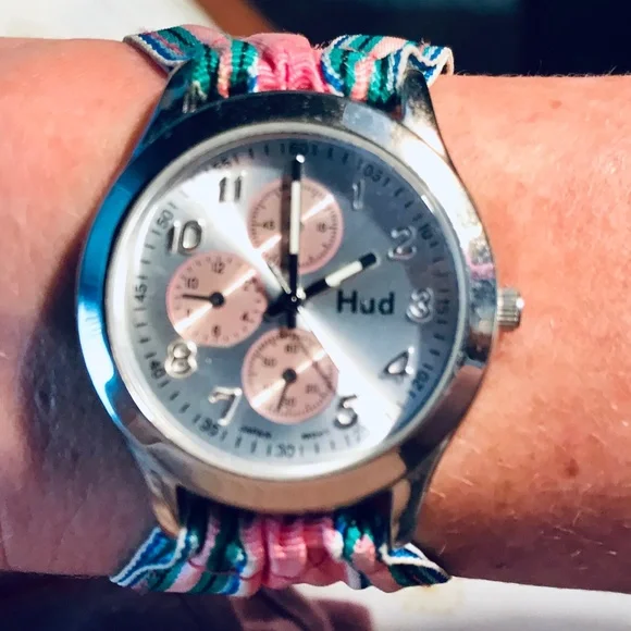 Rachel Weissman watch. VINTAGE RACHEL WEISSMAN WATCH - YELLOW FABRIC BAND QUARTZ  main image 4